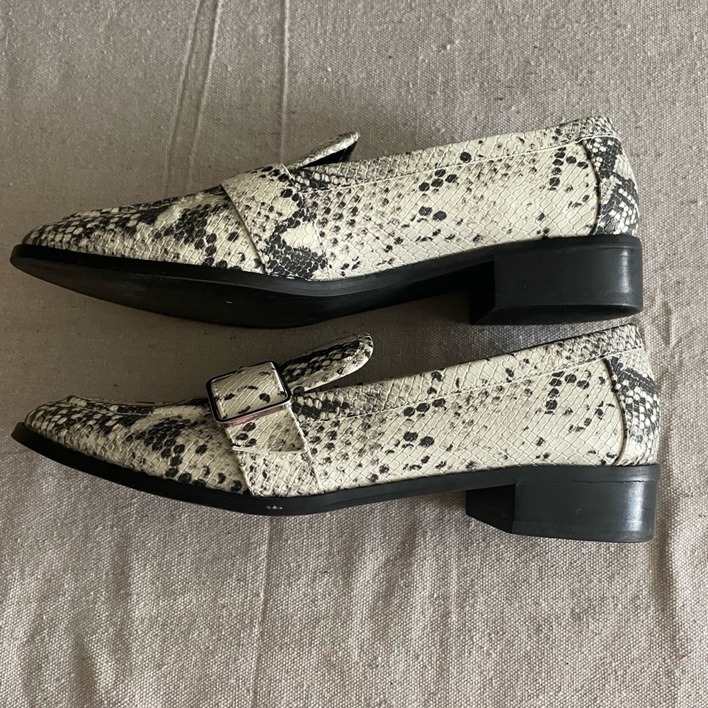 Bleecker & Bond Python Print Buckle Loafers Sz 9.5 - image 4
